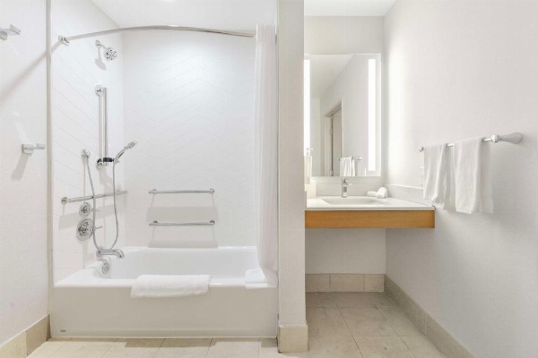 Hilton Garden Inn LAX/El Segundo image 21